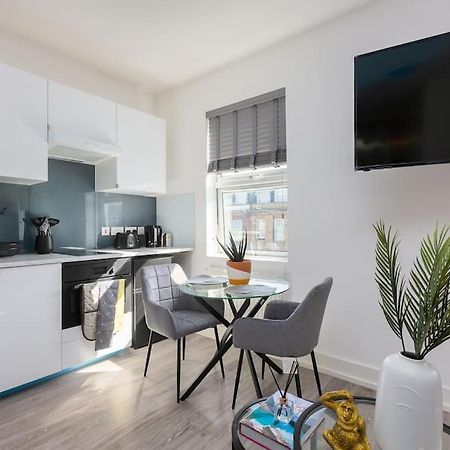 Studio Apt, 8 Min Walk From Tube 3 Лондон Екстер'єр фото