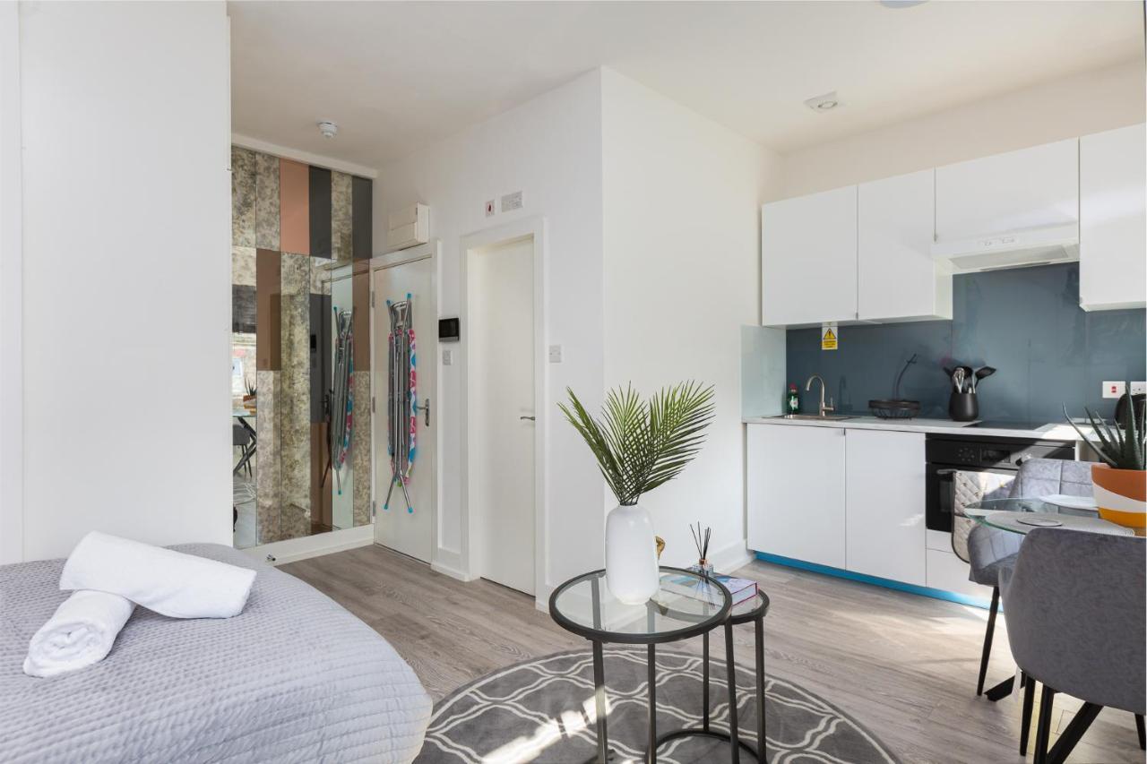 Studio Apt, 8 Min Walk From Tube 3 Лондон Екстер'єр фото